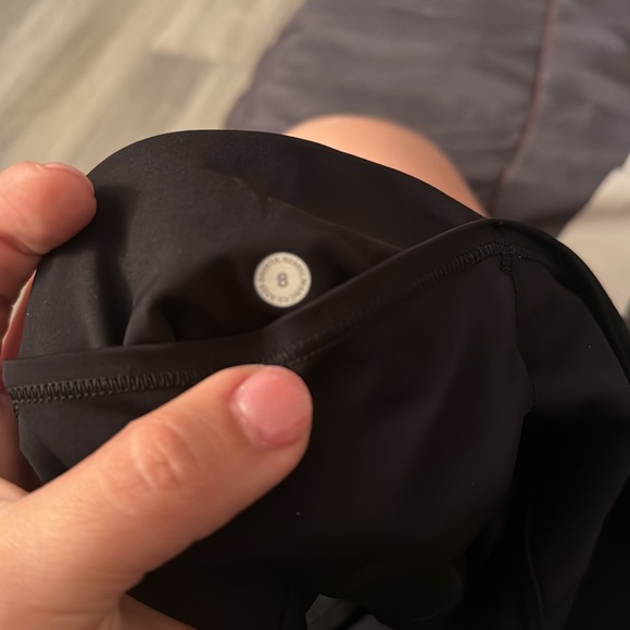 Lululemon - Picture 4 of 5